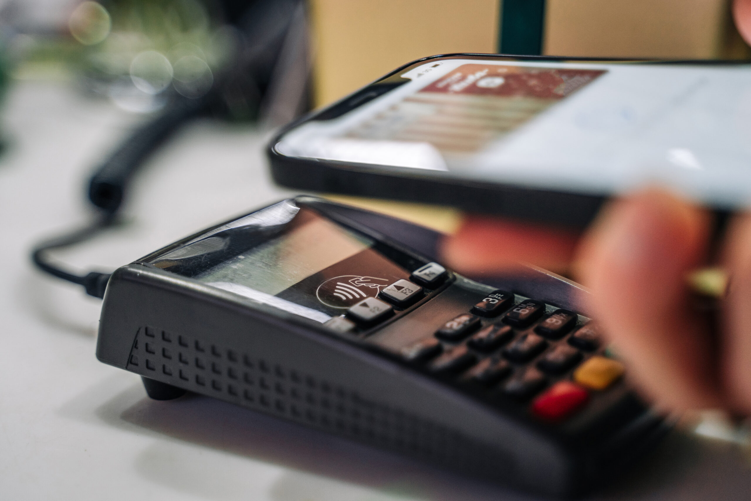Apple Pay & Google Pay Betrug: Geld von der Bank zurück